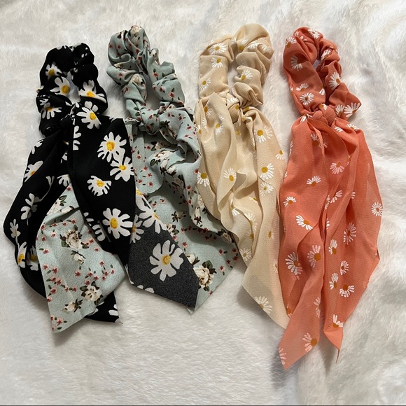 Set of 8 Scrunchie Scarfs - Picture 5 of 6